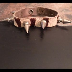 ❤️❤️❤️Vintage Brown & White Leather Spike Bracelet